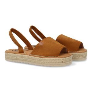 Sandalias estilo menorquina con plataforma color camel