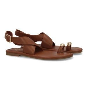Sandalias planas elegantes mujer con adorno metálico color camel